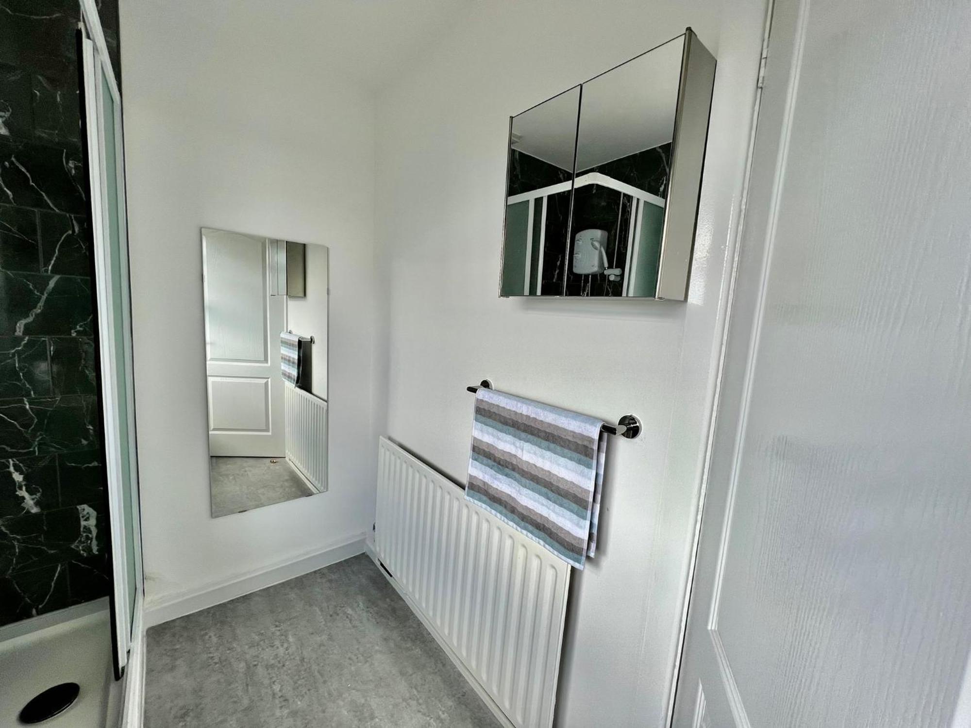 Executive 3 Bedroom Port Talbot Town Centre Margam Sleeps 7 Экстерьер фото